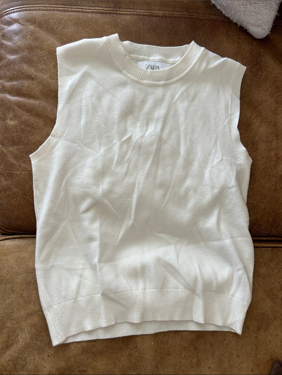 Zara Tops - ZARA Cream Sleeveless Knit Crewneck Vest
